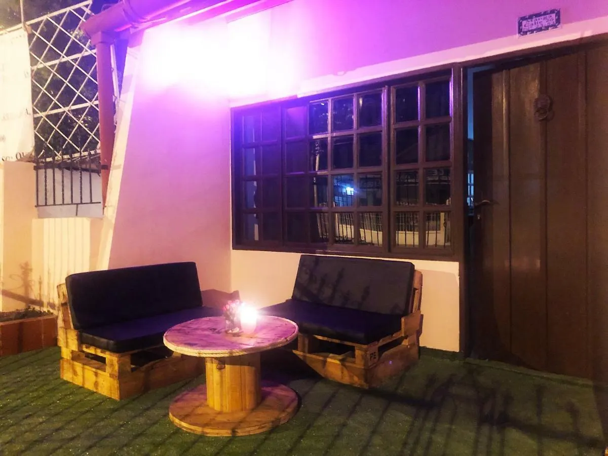 La Vie En Rose Cartagena Hostel
