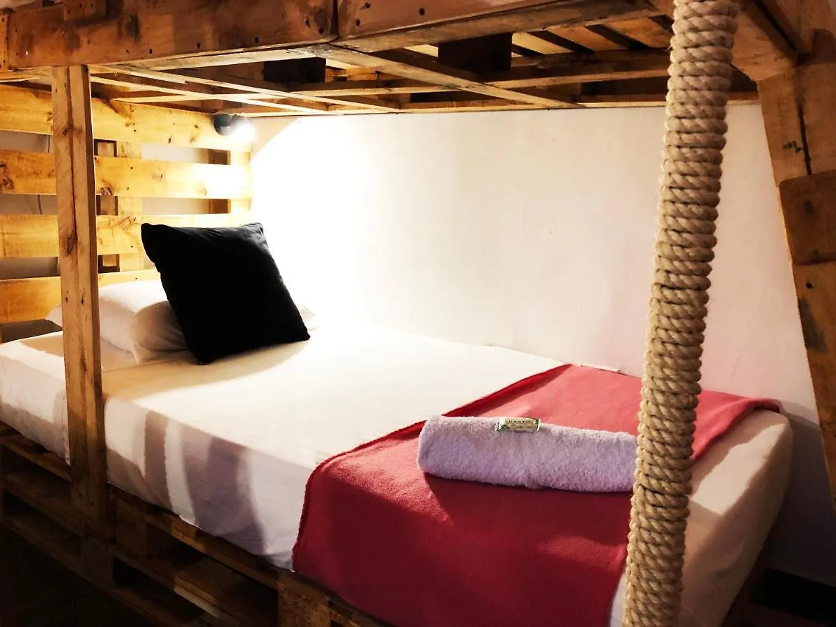 La Vie En Rose Cartagena Hostel